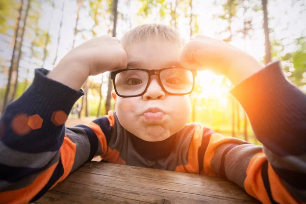 Portrait Funny Liittle Boy Wearing Glasses Outdoors — Stock Photo, Image