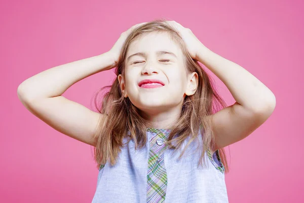 Stres Depresi Anak Gadis Tidak Bahagia Berpegangan Tangan Atas Kepalanya — Stok Foto
