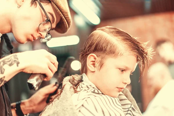 Hair Stylist Comb Trimmer Hand Making Haircut Little Boy — Stock Photo, Image