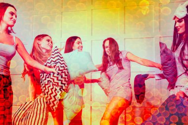 Tavuk parti ile mücadele yastık.