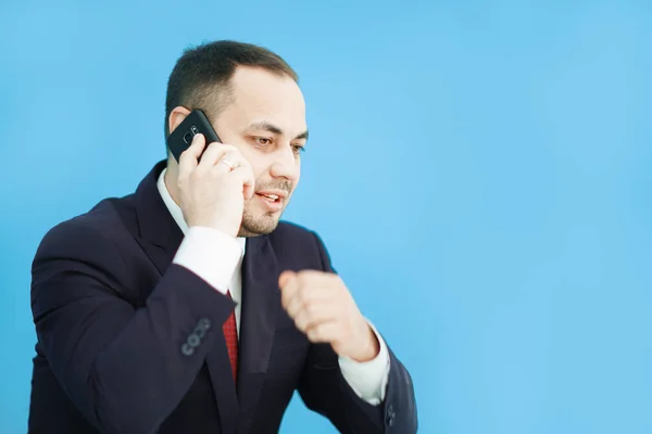 Affärsman pratar i telefon. — Stockfoto