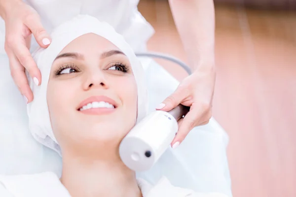 Cosmetología Procedimiento Lifting Facial Clínica Cosmetología — Foto de Stock