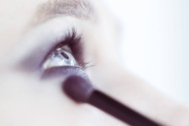 Makyaj yakın çekim uygulama