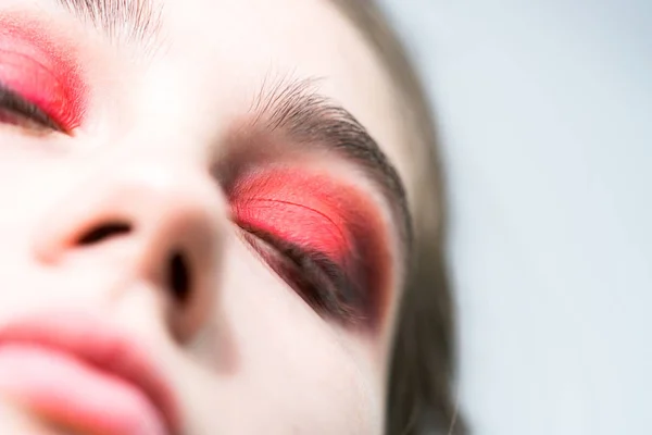 Zbliżenie Jasne Dziewczyny Makijaż Cień Czerwony Eyeshadow — Zdjęcie stockowe