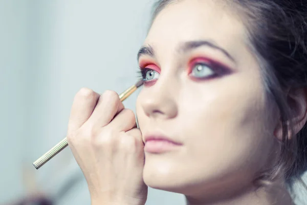 Bright Cheeky Eye Makeup Close — Stock Photo, Image