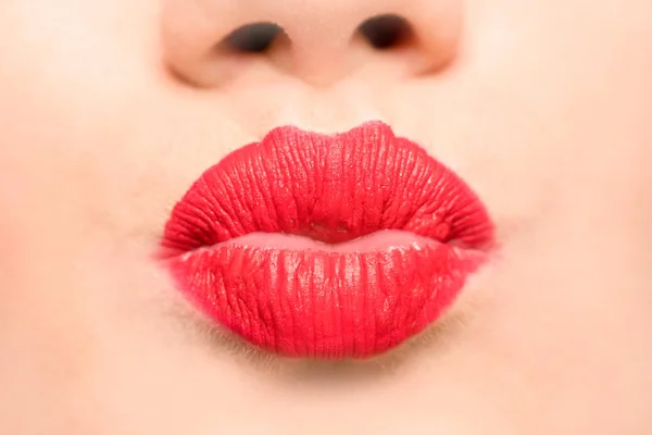 Vrouwelijke Lippen Met Rode Lippenstift Een Kus Gebaar — Stockfoto