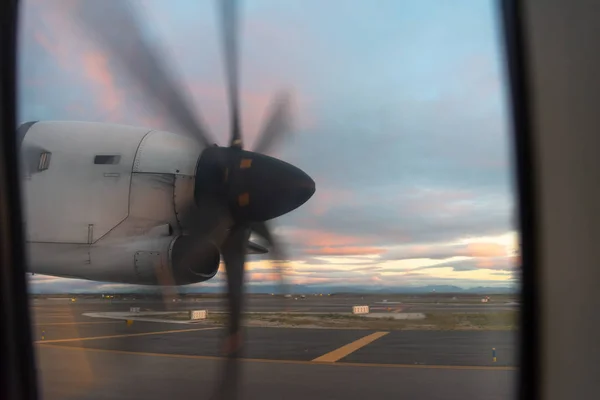 Blick Aus Dem Propellerflugzeug — Stockfoto