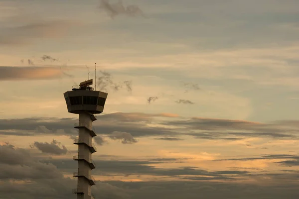 Řídící Věž Letového Provozu Obloha Západu Slunce — Stock fotografie