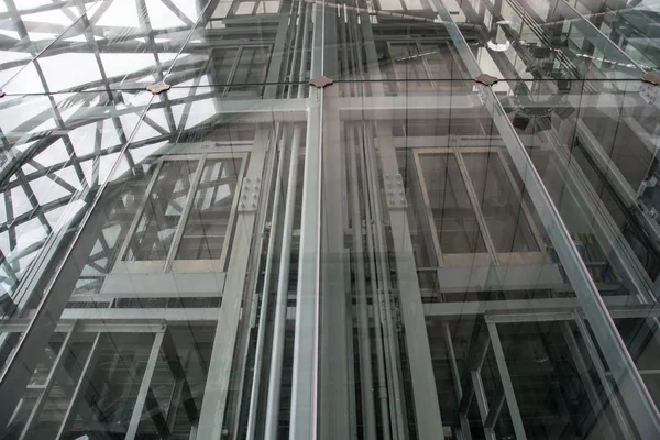 Футуристический Лифт Современном Здании — стоковое фото