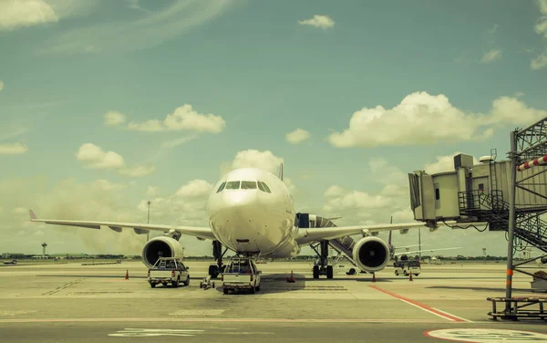 Airplane Terminal Airport Cockpit Shoot Bus Vintage Color Style — Stock Photo, Image