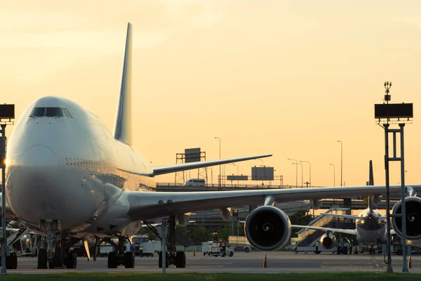 Airport airliner at  with control tower — Stock Photo, Image