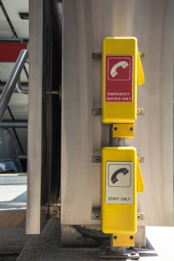 Metro istasyonu alanında acil çağrı
