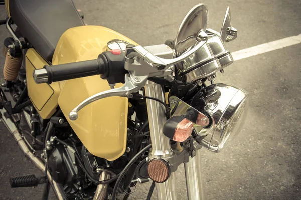 Винтажные детали мотоцикла, винтажный тон — стоковое фото