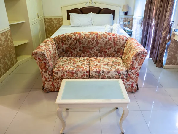 Interior Luxury Double Bed Hotel Bedroom — Stock Photo, Image