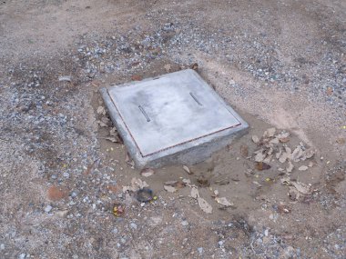 çim çim üzerinde drenaj tutmak beton