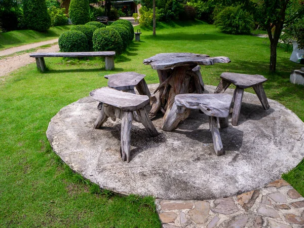 Oude Houten Tafel Groene Tuin — Stockfoto