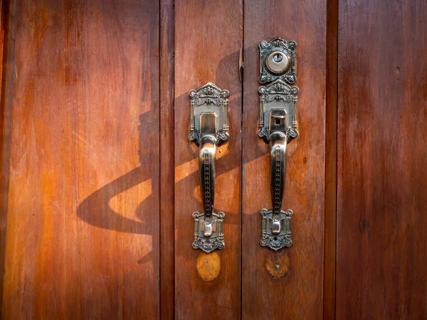 Klasik Kapı Kahverengi Ahşap Girişe Bak Stok Fotoğraf