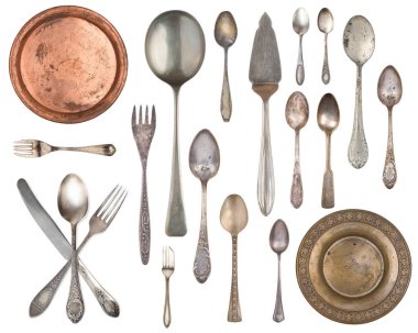 20 muhteşem eski vintage öğeler kümesi. Eski çatal bıçak, kaşık, çatal, metal plakalar Isolated beyaz arka plan üzerinde.