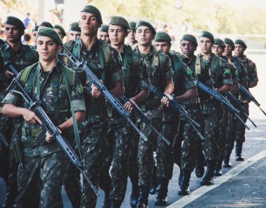 Indaiatuba, Sao Paulo/Brezilya - 07 Eylül 2018: Brezilya ordusu ve diğer hükümet silahlı kuvvetlerin parade ile Brezilya'nın bağımsızlık günü kutlanıyor.