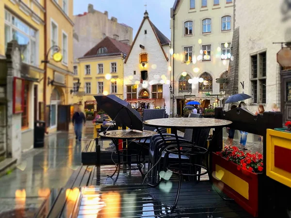 Estate Pioggia Nel Centro Storico Sera Tallinn Estonia Città Medievale — Foto Stock