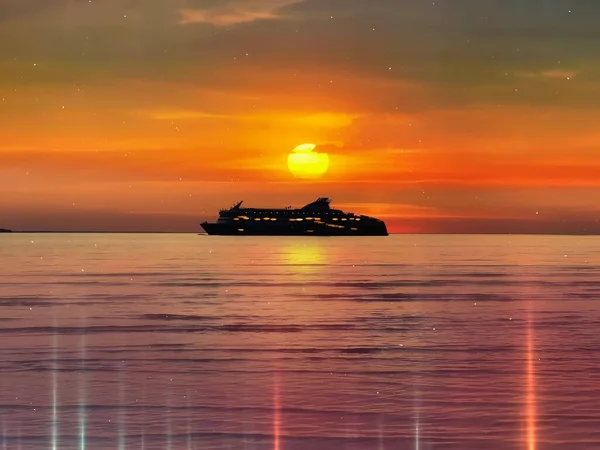 Beautiful Pink Sunset Orange Sun Summer Sunset Sea Horizon Cruise — Stock Photo, Image