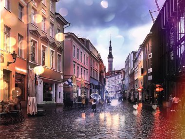 Yağmur mevsimi eski Tallinn kasabasında insanlar şemsiyelerle yürür. Ortaçağ şehir gecesi asfalt yaşam tarzını bulanıklaştırır. 