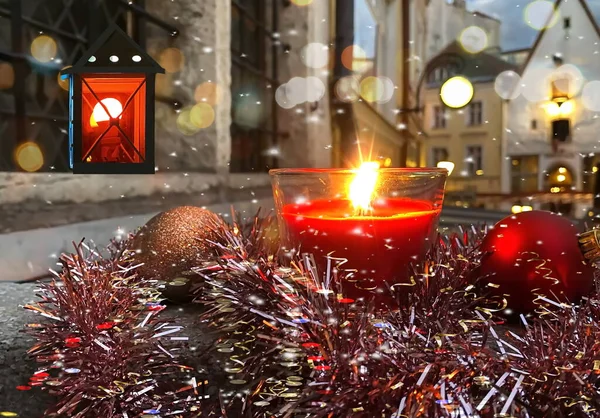Boże Narodzenie Miasto Wieczorem Dekoracja Średniowieczne Stare Miasto Tallinn Czerwona — Zdjęcie stockowe