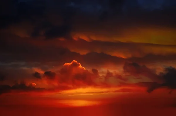 Красивый Золотой Оранжевый Закат Облачном Драматическом Небе Темно Тропический Синий — стоковое фото