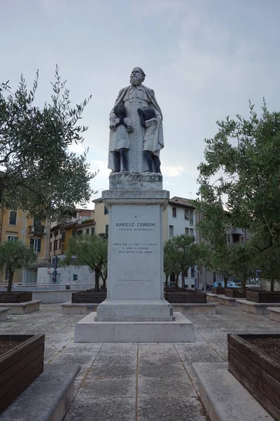 Estatua Daniele Comboni Ciudad Verona —  Fotos de Stock