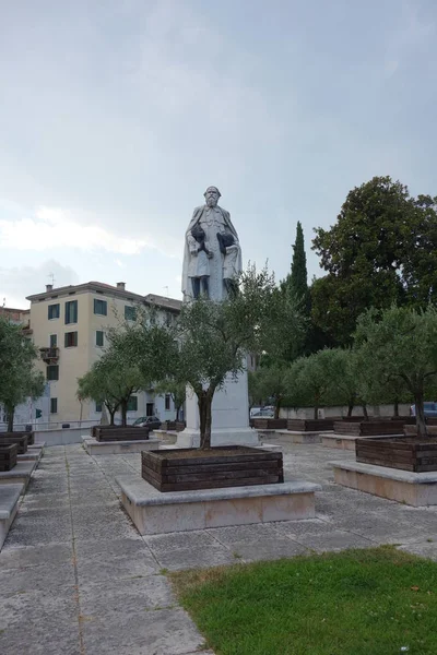 Posąg Daniele Comboni Miasta Werona — Zdjęcie stockowe