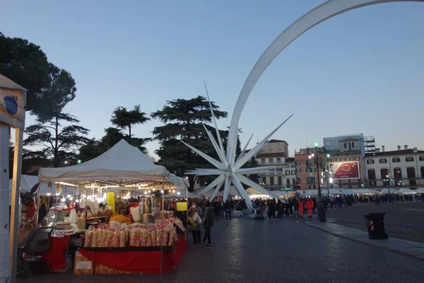 Verona Italia Dicembre 2018 Santa Lucia Sorge Piazza Bra Con — Foto Stock