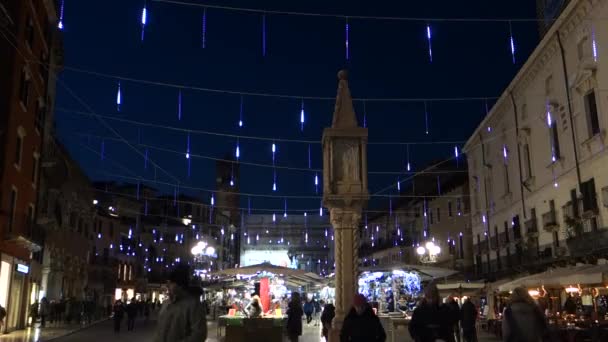 Verona Italy December 2018 Erbe Square Christmas Holidays Decorations Lights — Stock Video