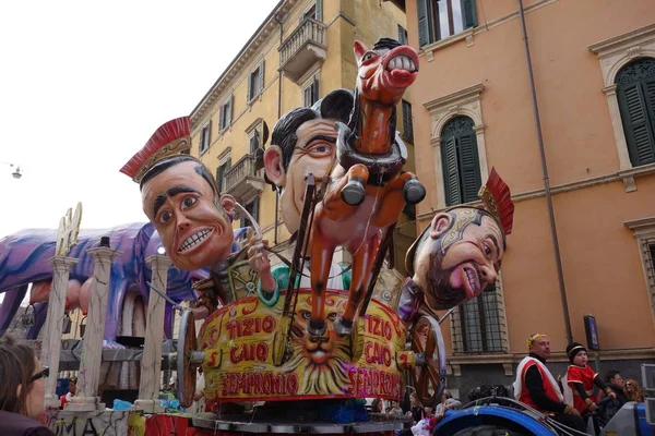 Verona Italia Marzo 2019 Carros Maks Desfile Durante Carnaval Ciudad — Foto de Stock