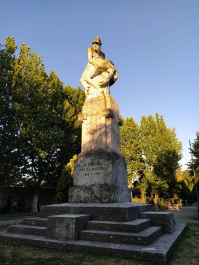 Poggio Renatico, Ferrara 'daki savaş kurbanları anıtı