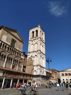 Ferrara şehrinde bir kule