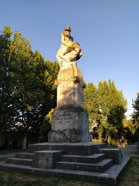 Pomnik Ofiar Wojny Poggio Renatico Ferrara — Zdjęcie stockowe