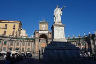 Napoli 'de Dante Meydanı