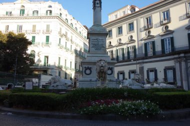 İtalya 'nın Napoli şehrinde heykel