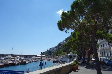 İtalya 'nın Campania kentindeki ünlü Amalfi kasabasının manzarası