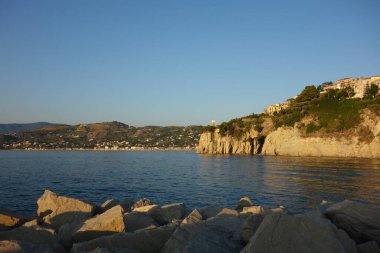 İtalya, Cilento 'daki Agropoli sahilinde gün batımı