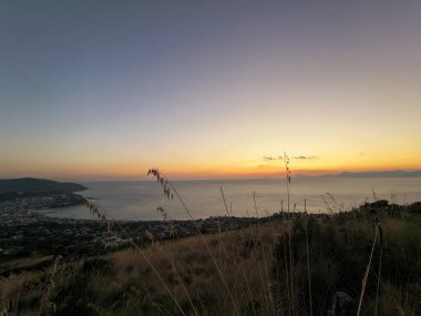 Gece vakti Agropoli kasabası, İtalya 