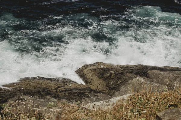 Nice Landscape Blue Sea Breaking Waves Rocks — Stock Photo, Image