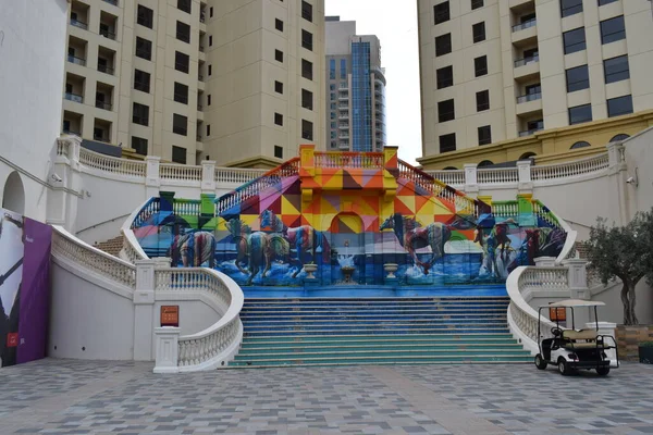 ドバイ アラブ首長国連邦 2月10 2019 ドバイマリーナウォーク 305店舗と69レストランのビーチフロントの舗装された歩道 — ストック写真