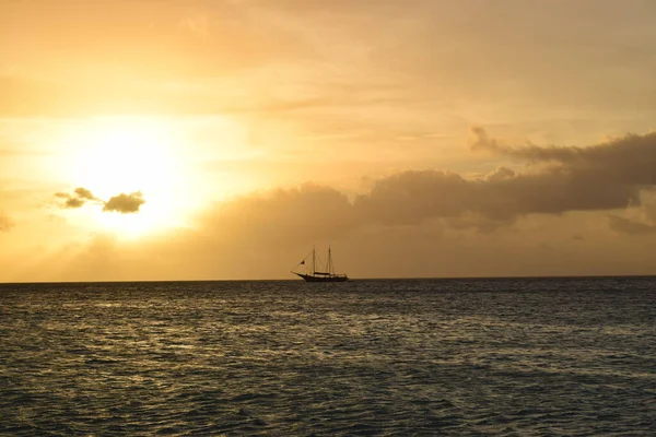 Beautiful Golden Sunset White Beach Aruba Turquoise Water — Stock Photo, Image