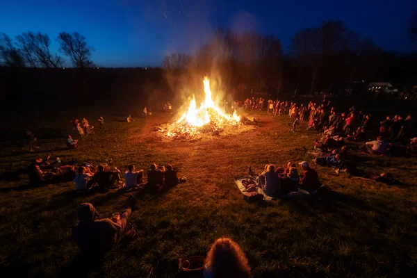 Wielkanoc Bonfire, festiwal dla dzieci i dorosłych w Weimar, Tiefurt 2019 — Zdjęcie stockowe