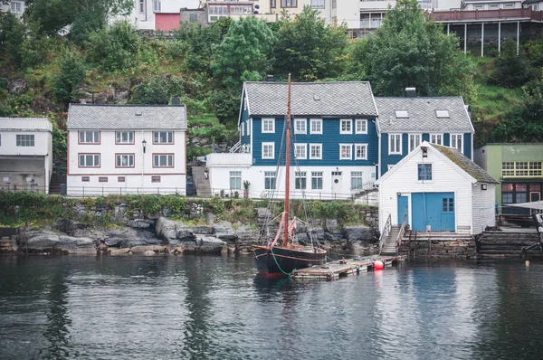 Alesund Havn Kendt Sine Smukke Art Nouveau Bygninger - Stock-foto