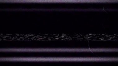 Eski tip televizyonun sinyali yok. Statik renk gürültüsü. Arıza Hatası Video Hasarı. Kötü parazit. Kırık anten. Bozukluk ve titreşim, analog televizyon sinyali. Dikey renk çubukları