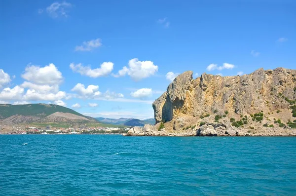 Ett Sorgligt Berg Hund Lies Ledsen Coast Krim Svarta Havet — Stockfoto