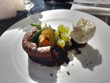 ünlü Fransız tatlı Sünger hamur sıvı sıcak çikolata 