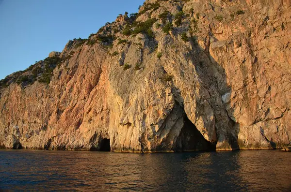 Klippiga Kusten Vid Svarta Havet Kusten Krim Klippan Vertikalt Havet — Stockfoto